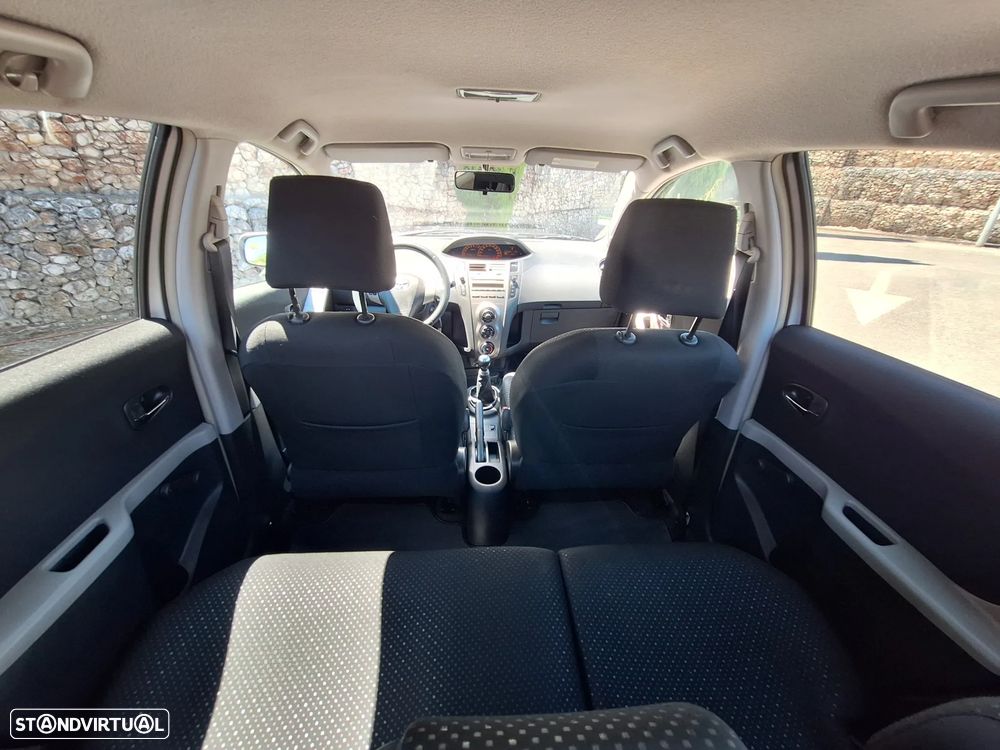 Toyota Yaris 1.0 VVT-i Sport - 24