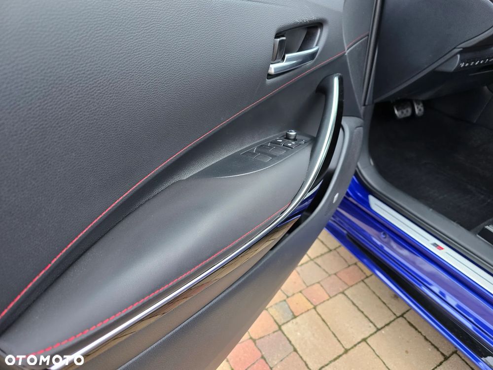 Toyota Corolla 1.8 Hybrid GR Sport - 11