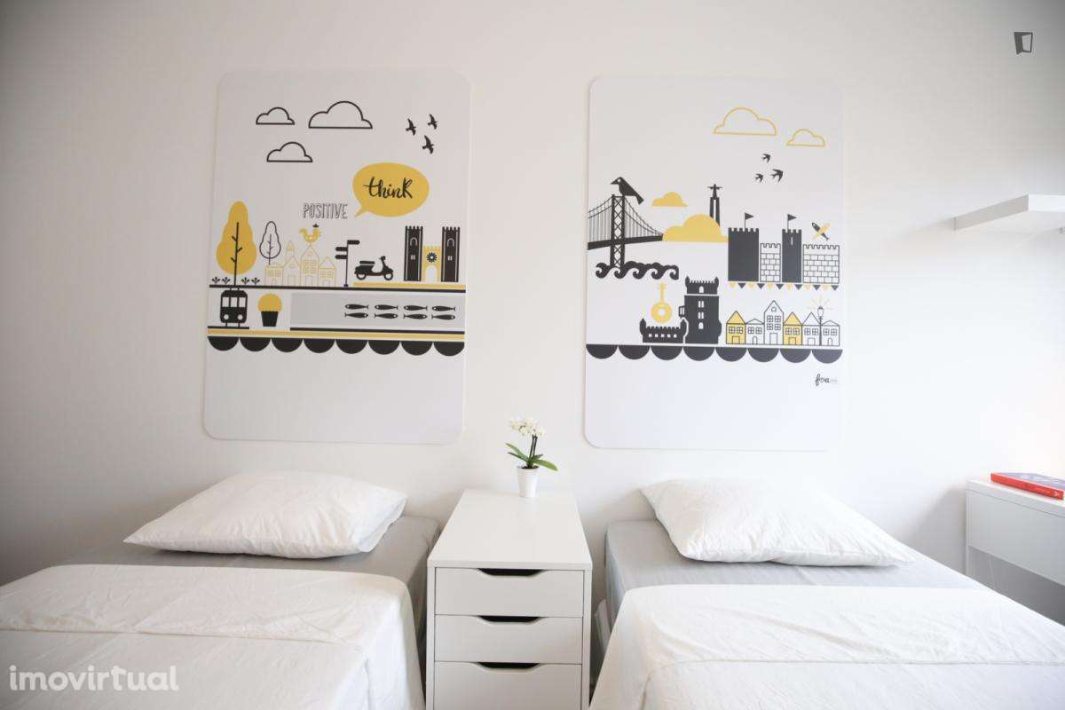 Quarto - localizado em Oeiras Lisbon - Grande imagem: 4/32