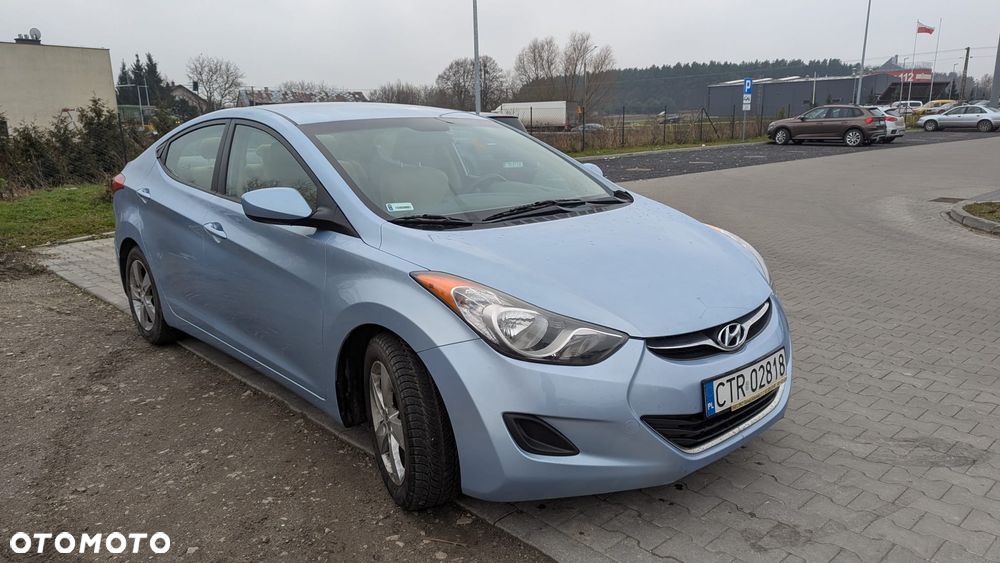 Hyundai Elantra - 1