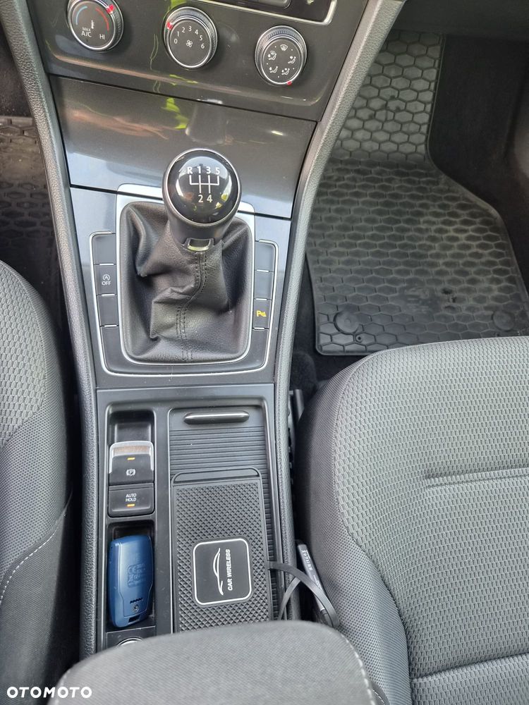 Volkswagen Golf - 8