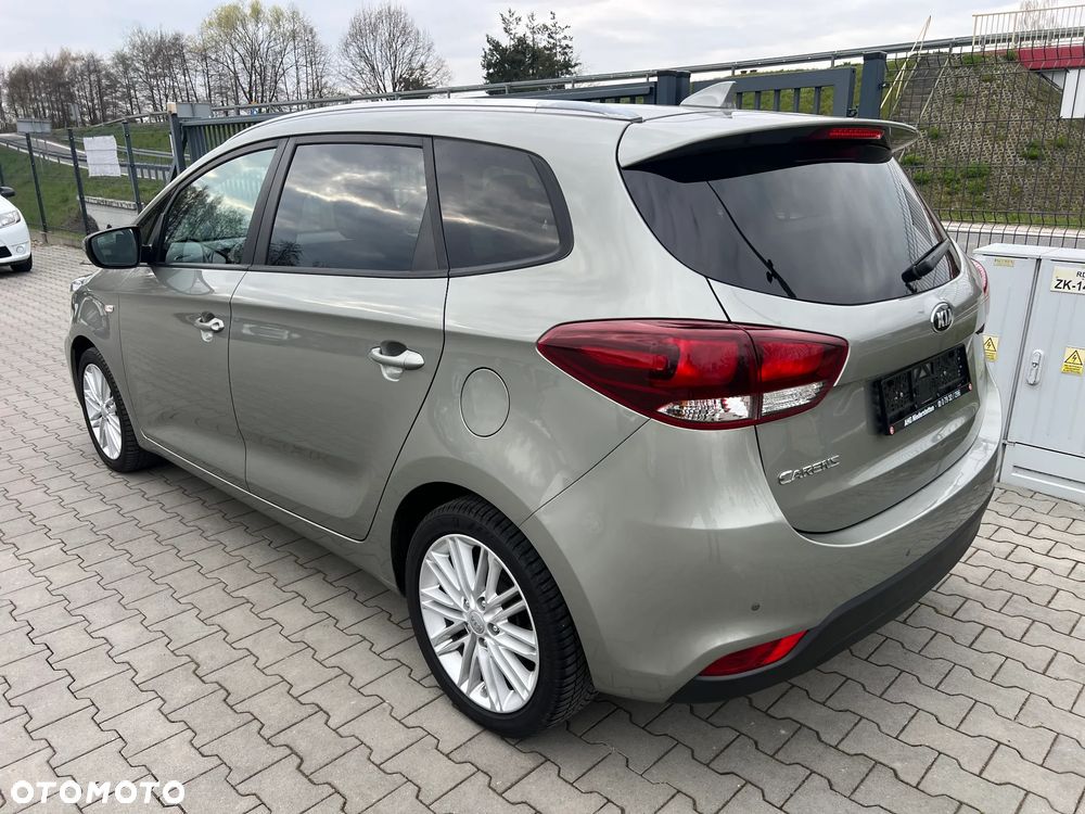 Kia Carens - 2