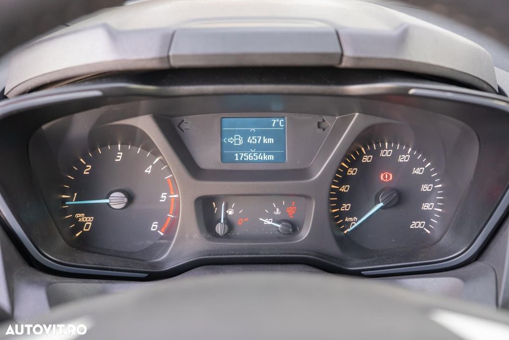 Ford Tourneo Custom - 9