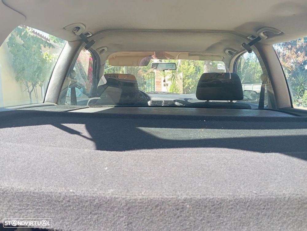 VW Golf 1.9 TDi 25 Anos - 12