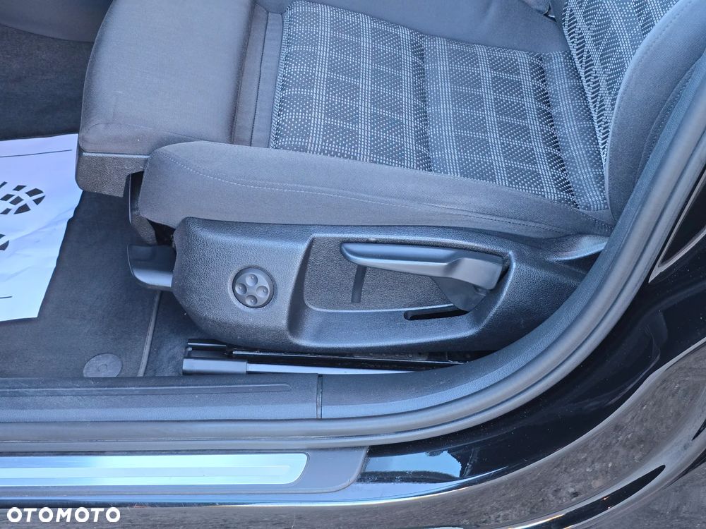 Audi A4 Avant 2.0 TDI Quattro Design S tronic - 37