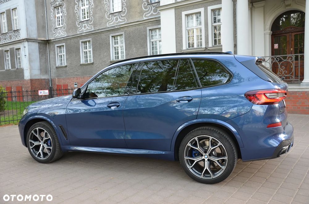 BMW X5 M M50i - 11
