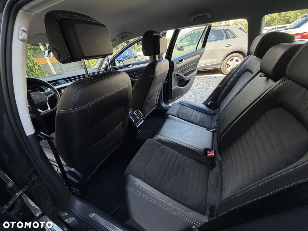 Volkswagen Passat - 20