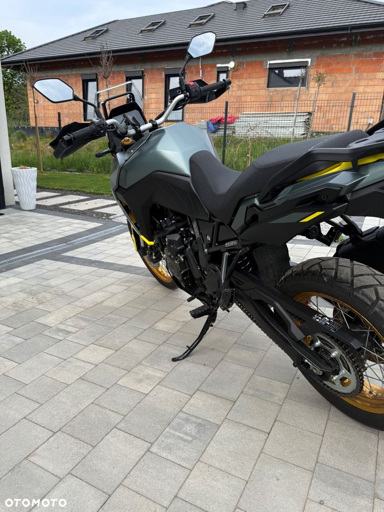 Suzuki V-STROM - 12