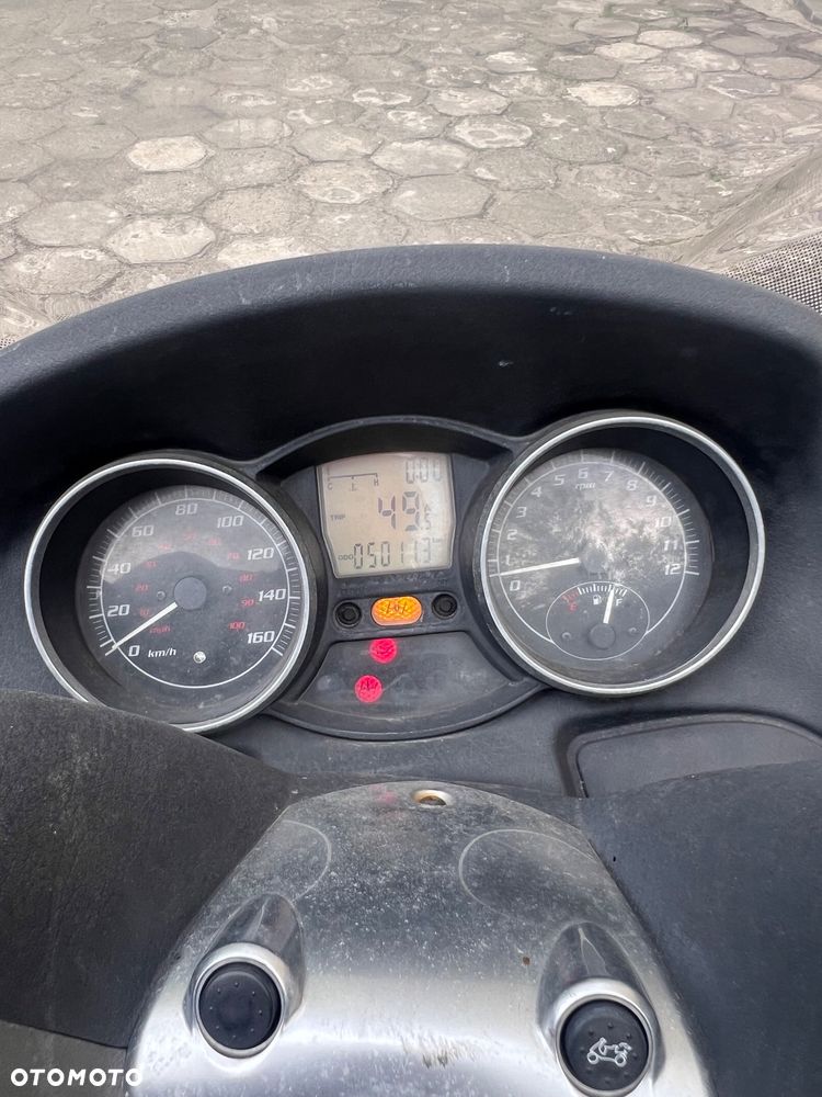 Piaggio MP-3 - 8