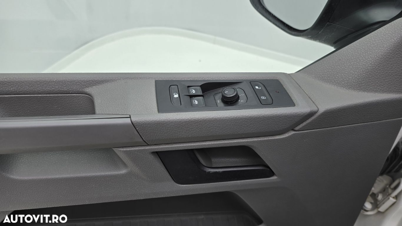 Volkswagen Transporter - 11