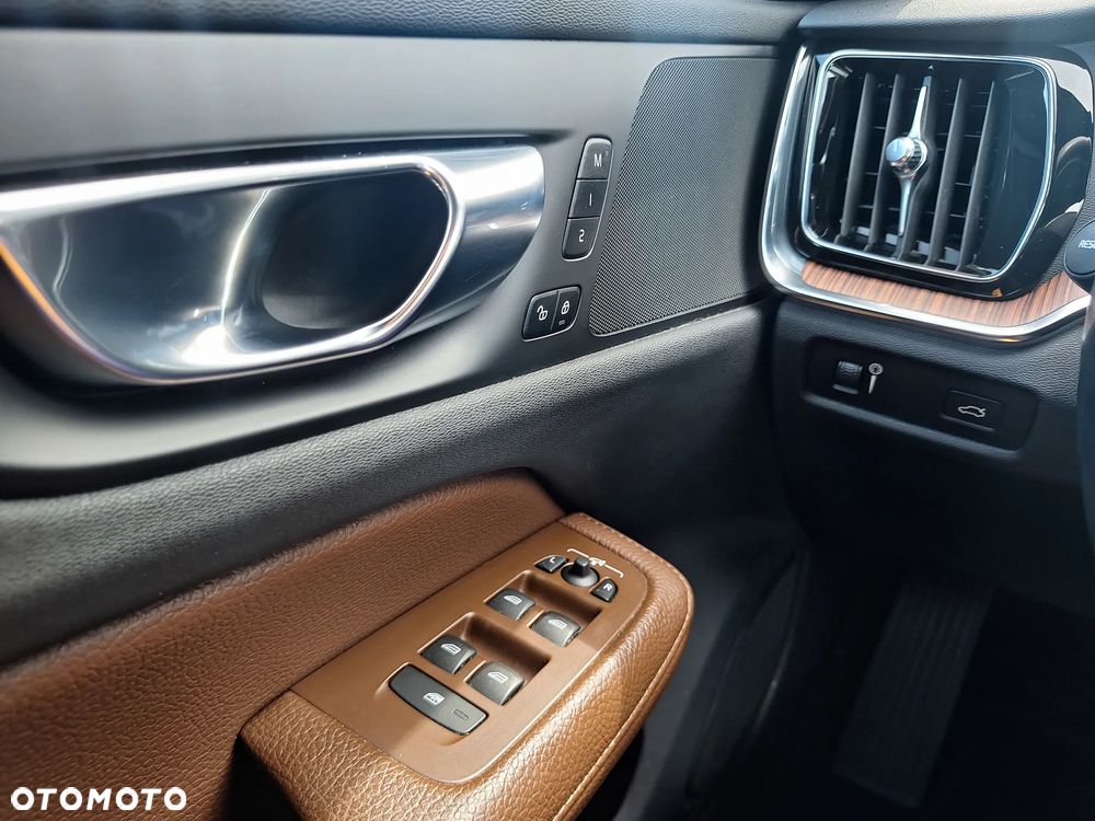 Volvo V60 Cross Country Pro B5 B AWD - 31
