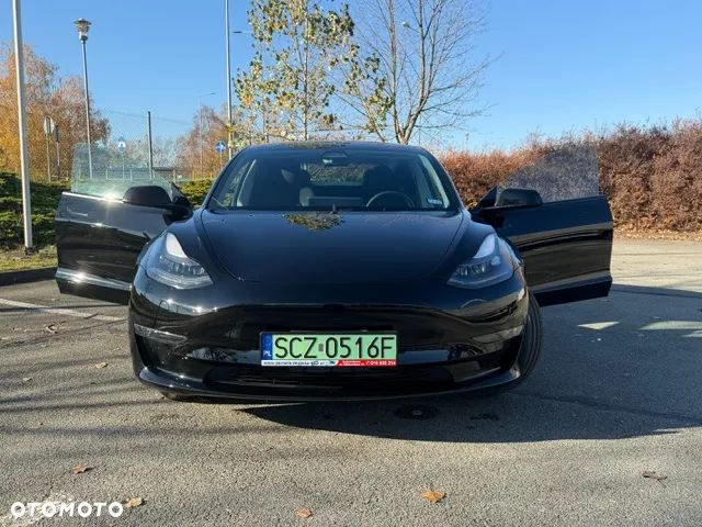 Tesla Model 3 - 1