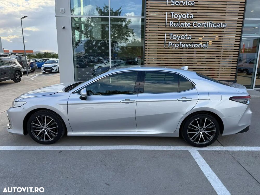 Toyota Camry - 6