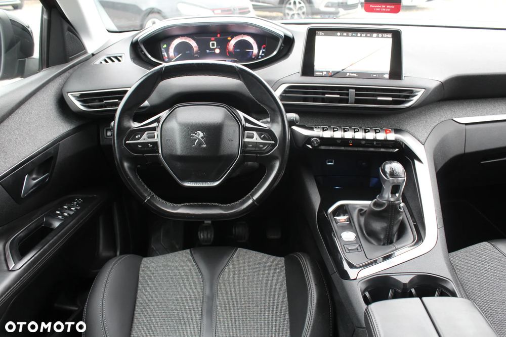 Peugeot 3008 1.2 PureTech Allure S&S - 16