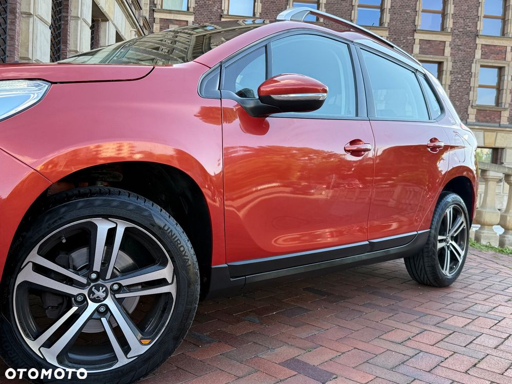 Peugeot 2008 1.2 Pure Tech Style S&S - 11