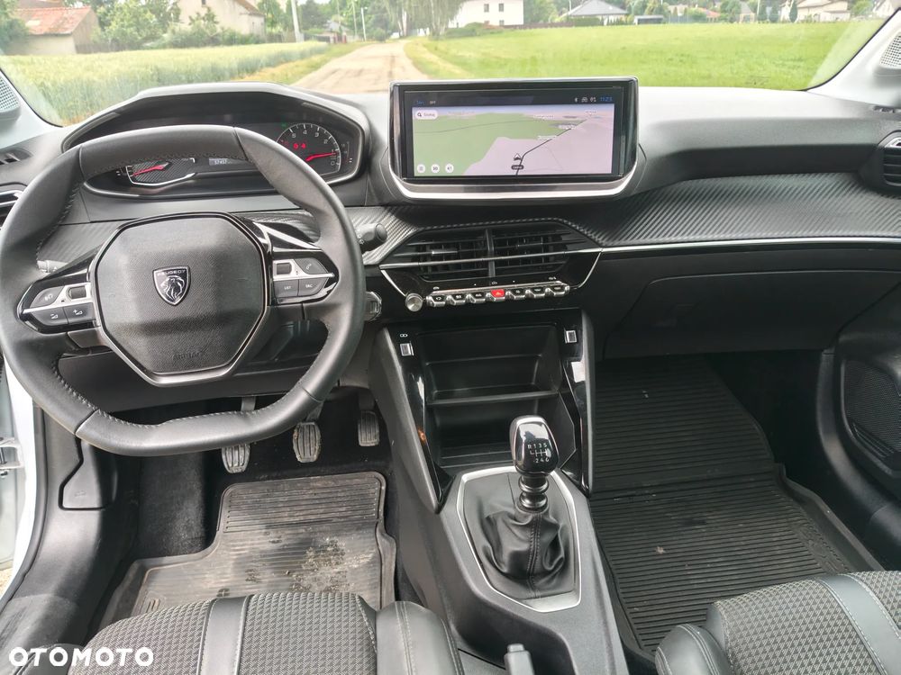 Peugeot 208 - 19