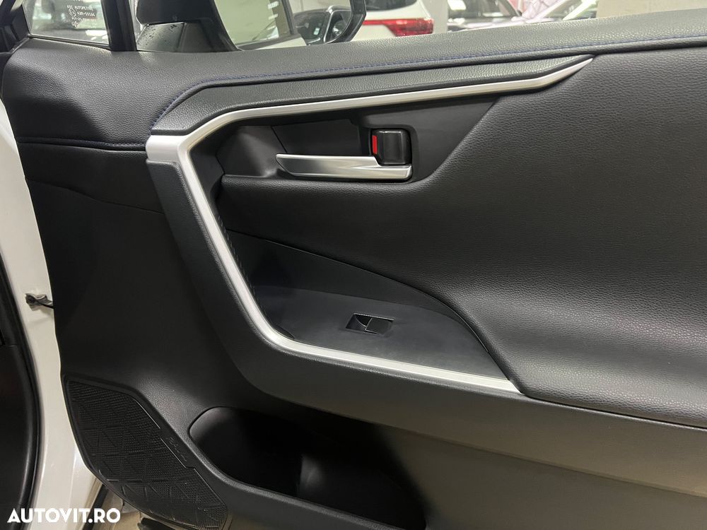 Toyota RAV4 2.5 4x4 Hybrid Style Selection - 14