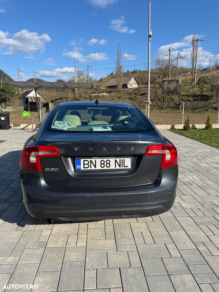 Volvo S60 DRIVe Start-Stop Momentum - 2
