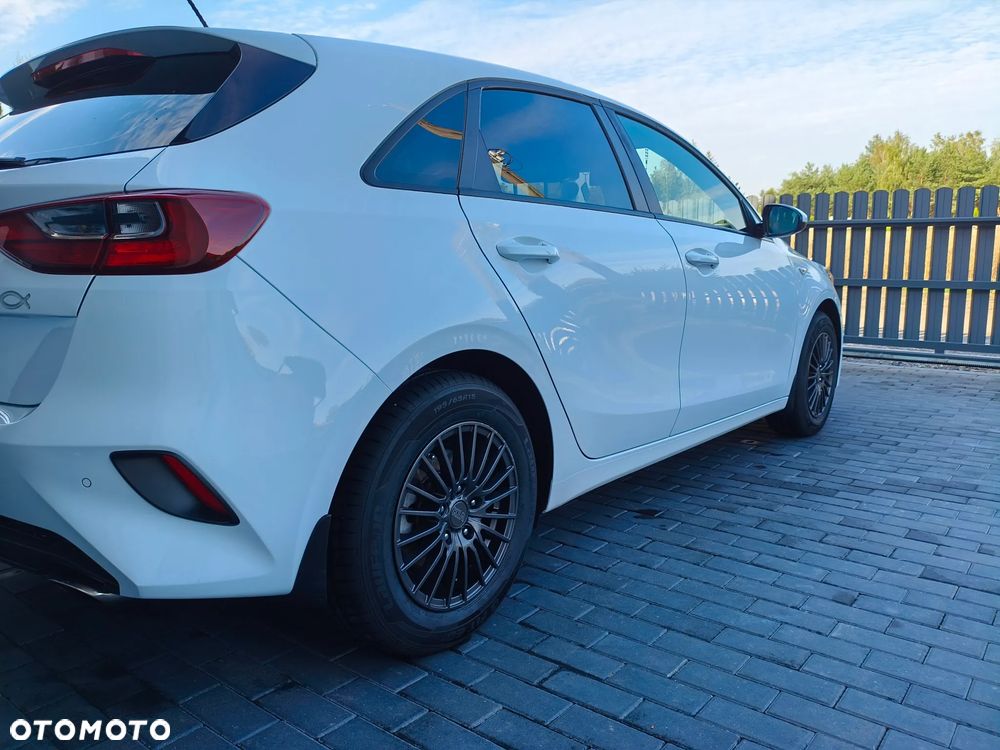 Kia Ceed 1.4 L - 5
