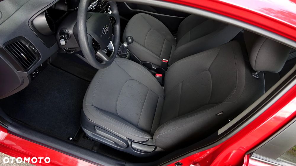 Kia Rio - 4
