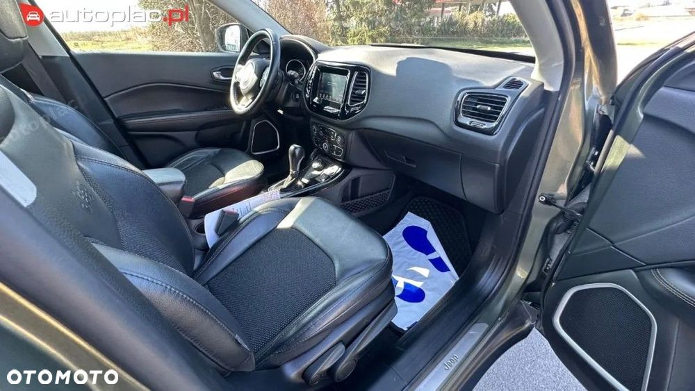 Jeep Compass - 23