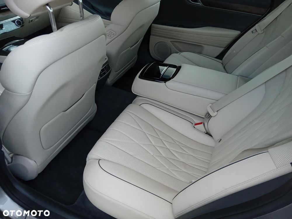 Genesis G80 - 26