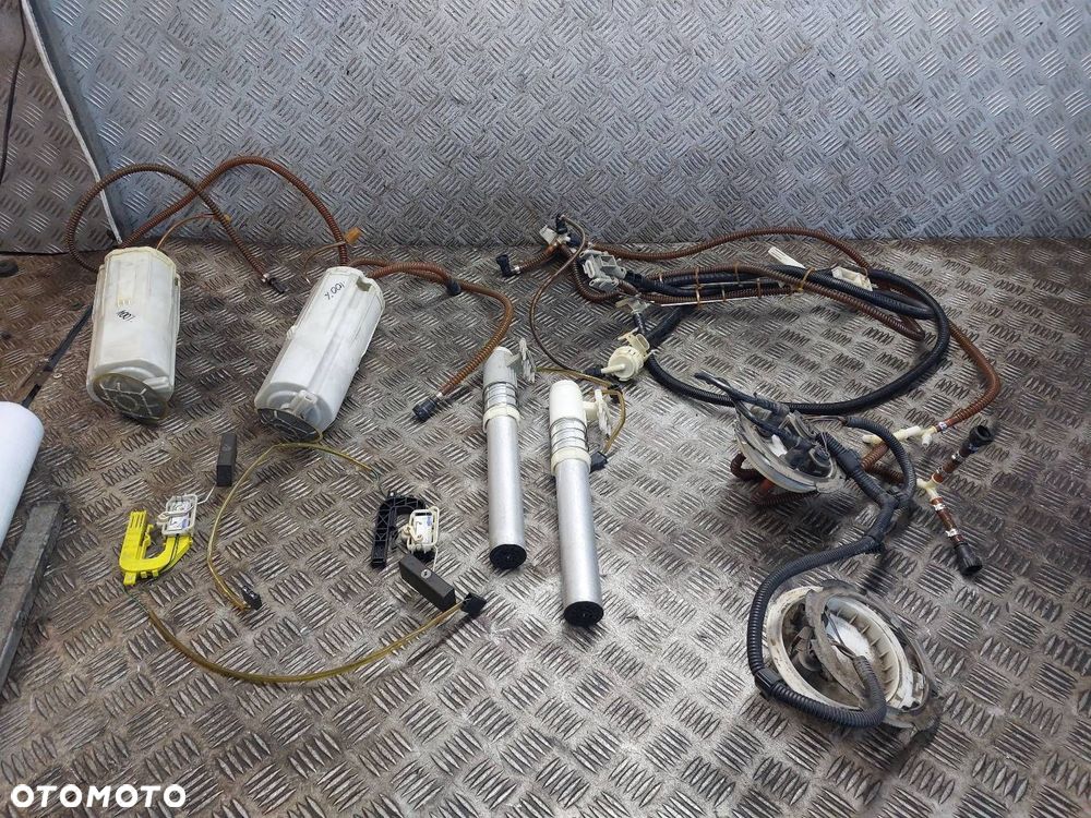 POMPKA PALIWA + PŁYWAK AUDI A8 D3 4.2 V8 3D0919679 4E0919679A 4E0919673A - 1