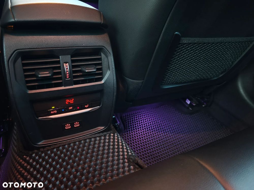 BMW Seria 3 330e Sport Line - 27
