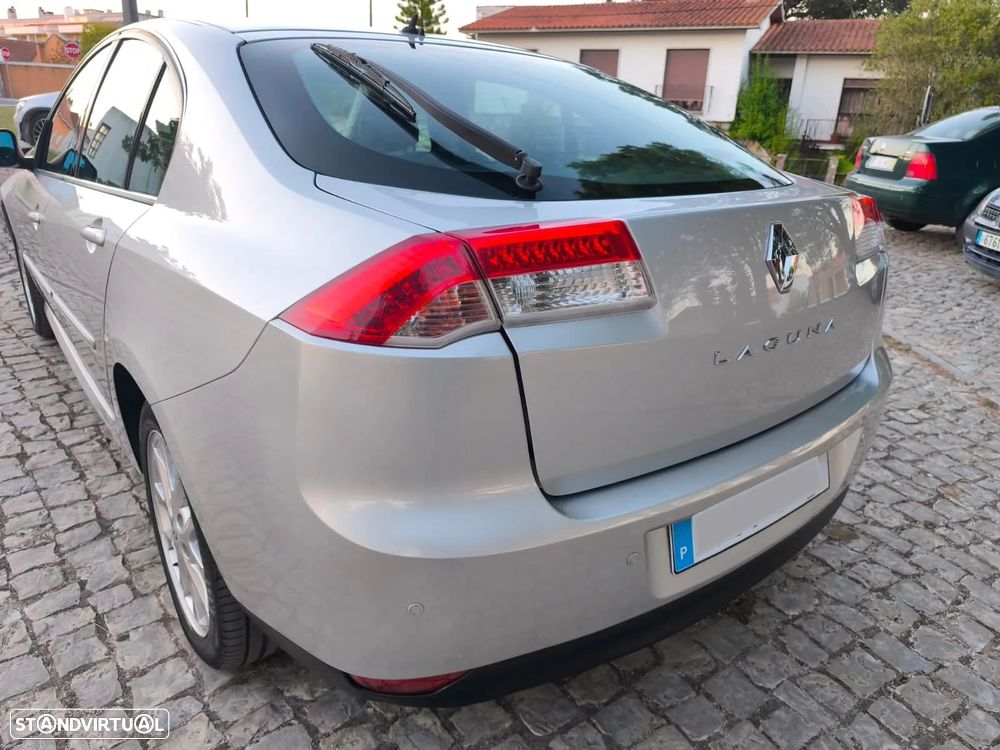 Renault Laguna 2.0 dCi Dynamique - 8