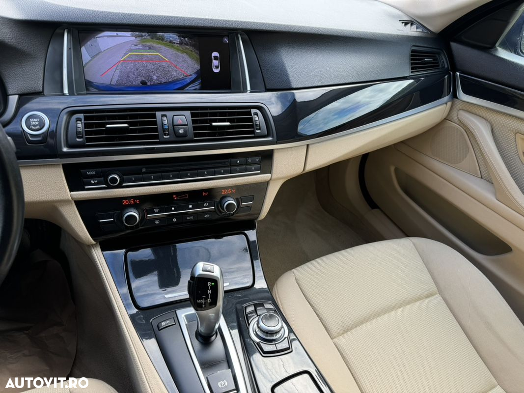 BMW Seria 5 523i Sport-Aut. - 12
