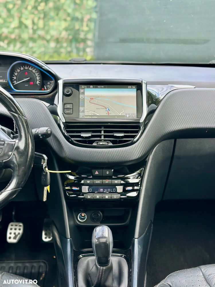 Peugeot 2008 - 12