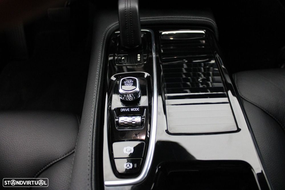 Volvo V90 2.0 T8 Momentum Plus AWD Geartronic - 20