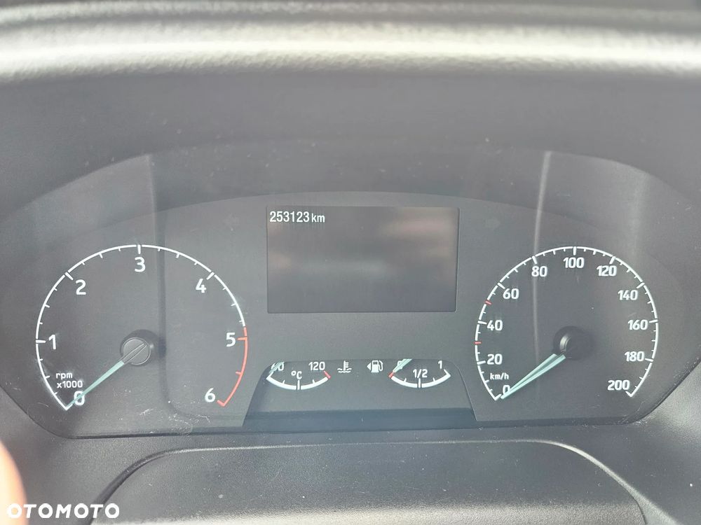 Ford Transit Kombi L2H3 Limited - 38