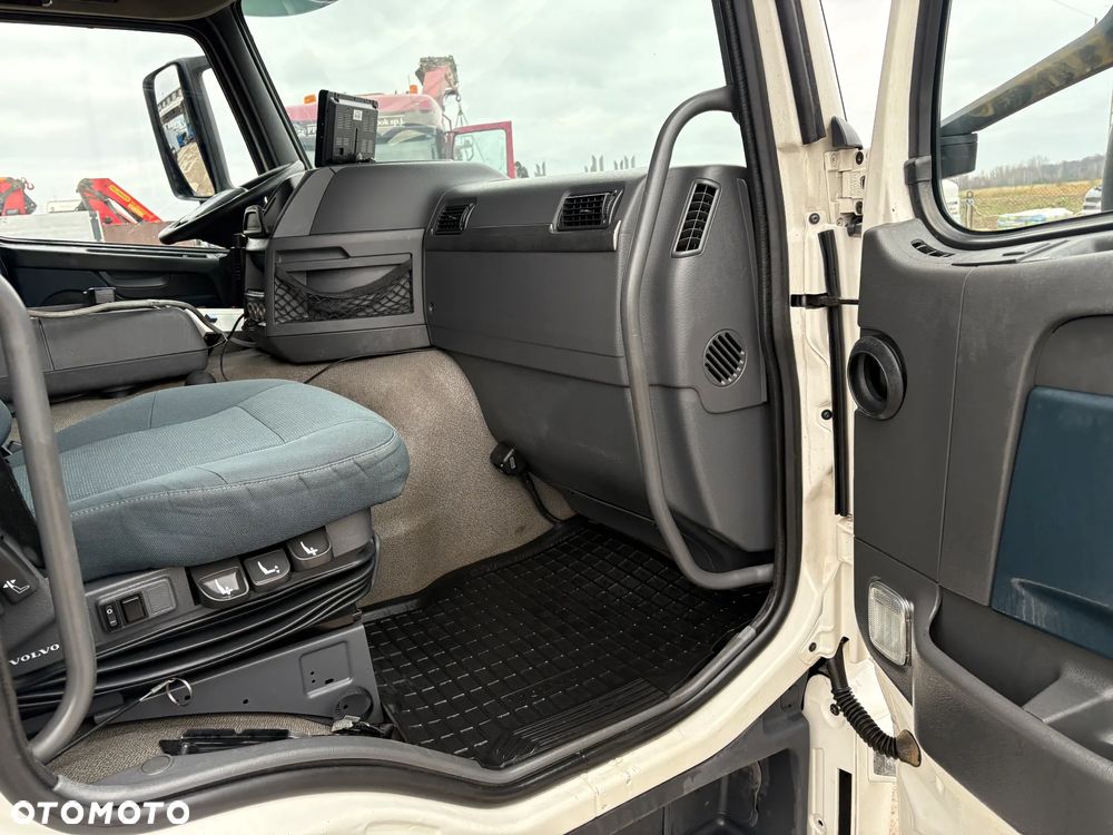 Volvo FM 330 EEV 6x2 / śmieciarka / 3 komory - 31