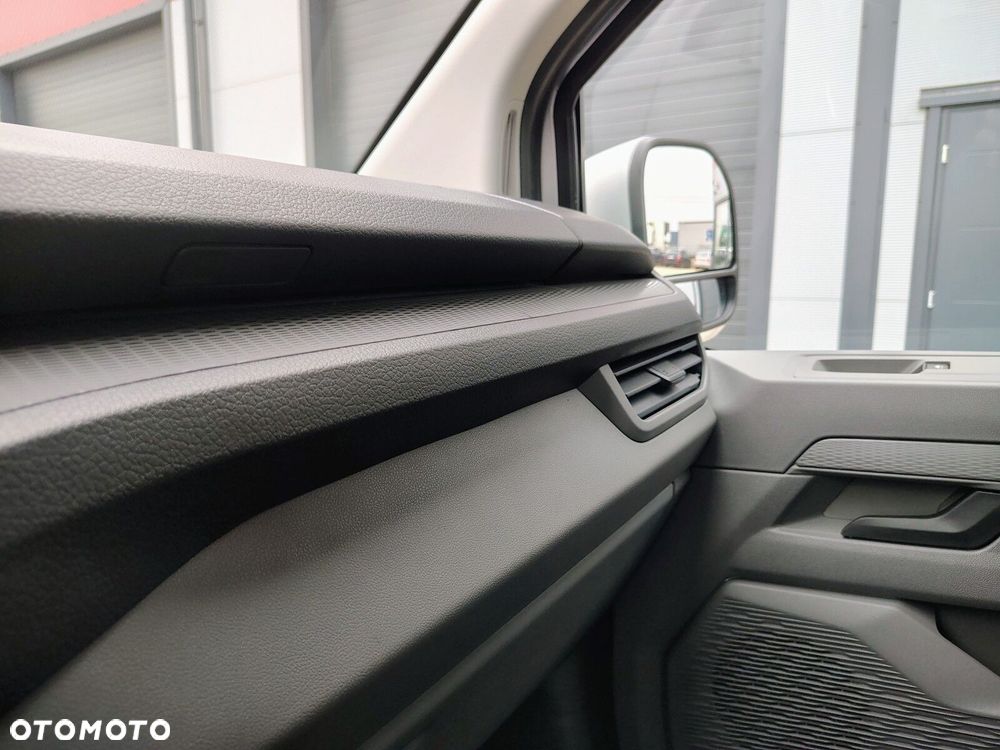 Volkswagen Transporter Transporter Furgon silnik: 2,0 l TDI 150 KM / skrzynia biegów: 8-biegowa automatyczna rozstaw osi: 3500 mm - 16
