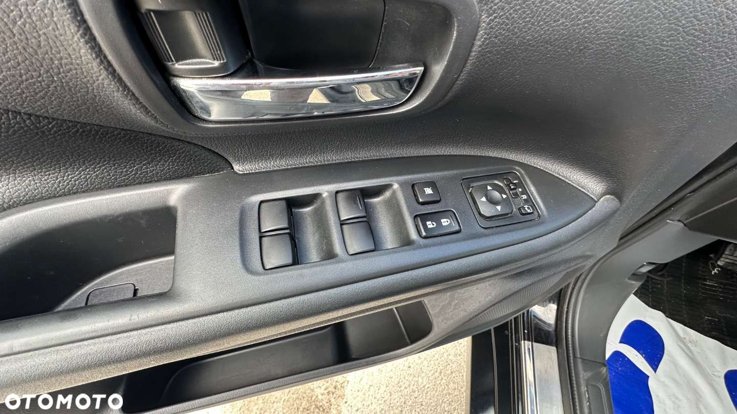 Mitsubishi Outlander - 31