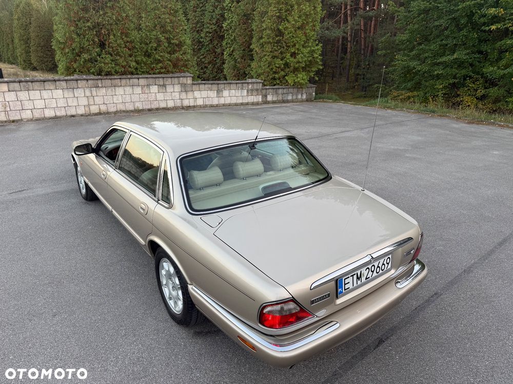 Jaguar XJ 4.0 Executive - 12