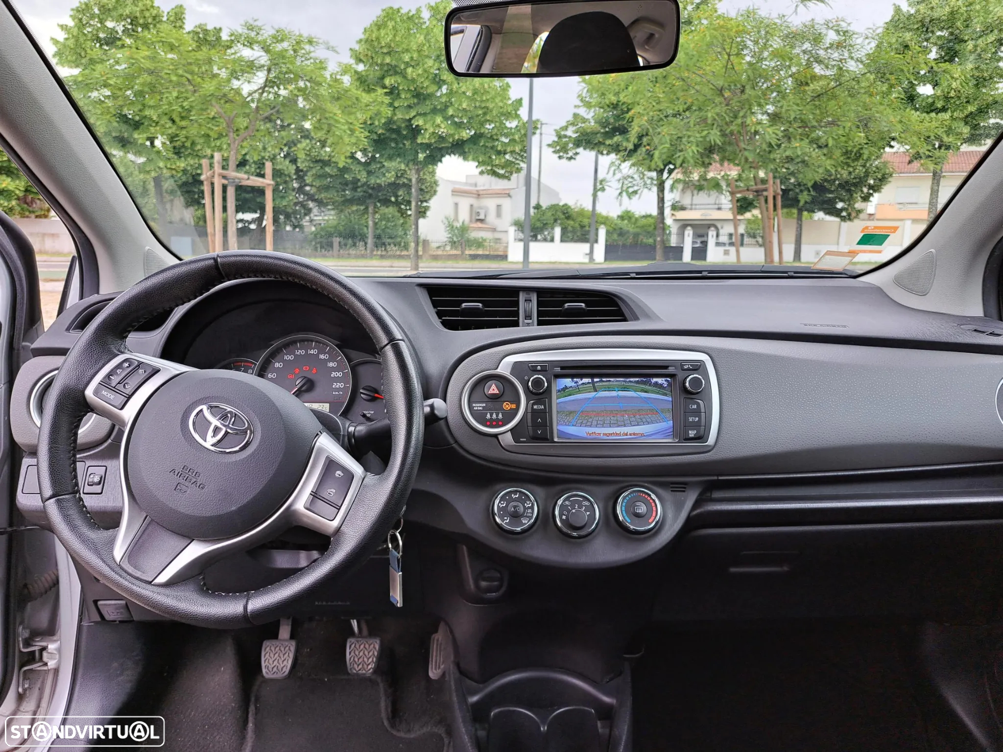 Toyota Yaris 1.0 VVT-i Trend - 12