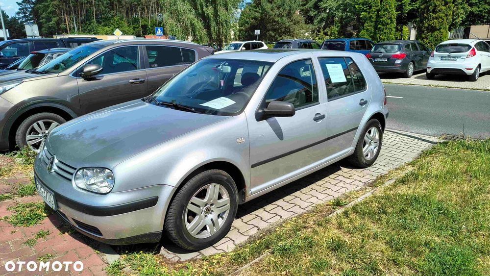 Volkswagen Golf - 23