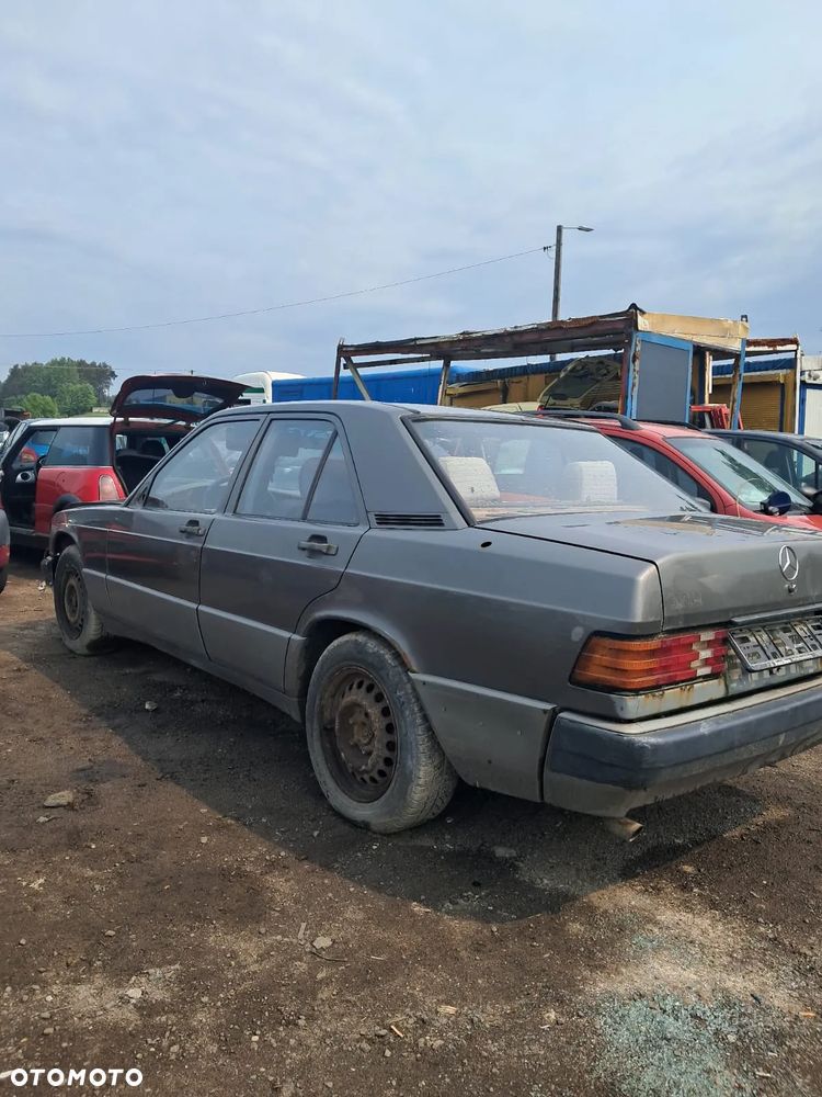 DAWCA CZĘŚCI MERCEDES 190 W201 2.0 8V KOD LAK: 172 - 3