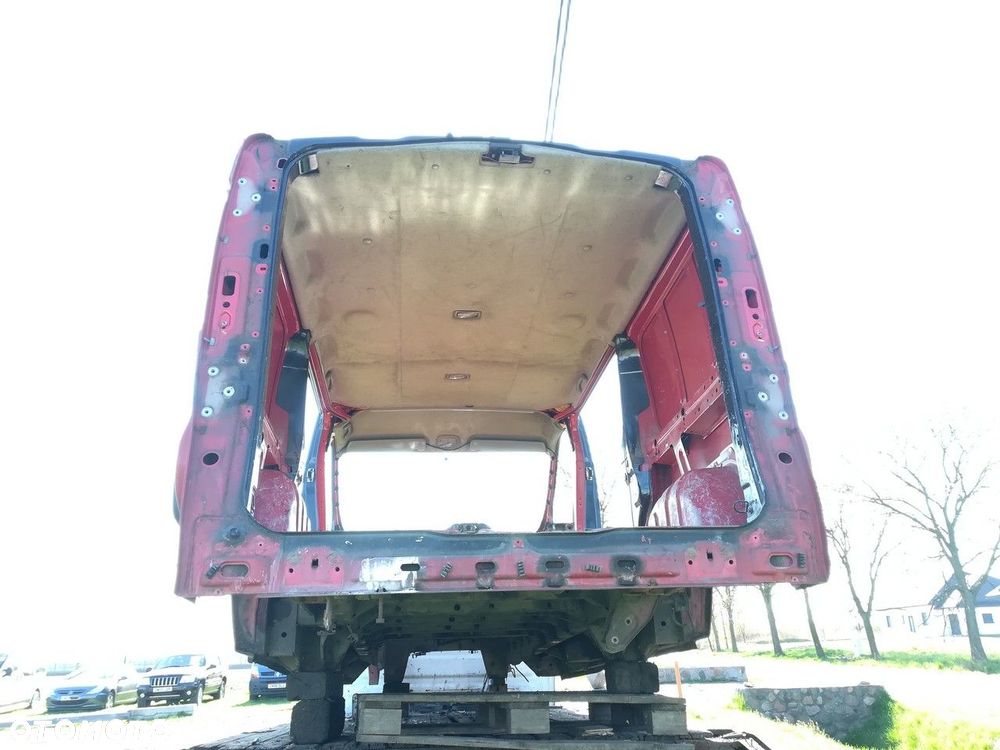 słupek tył trafic vivaro primastar long ćwiartka - 3