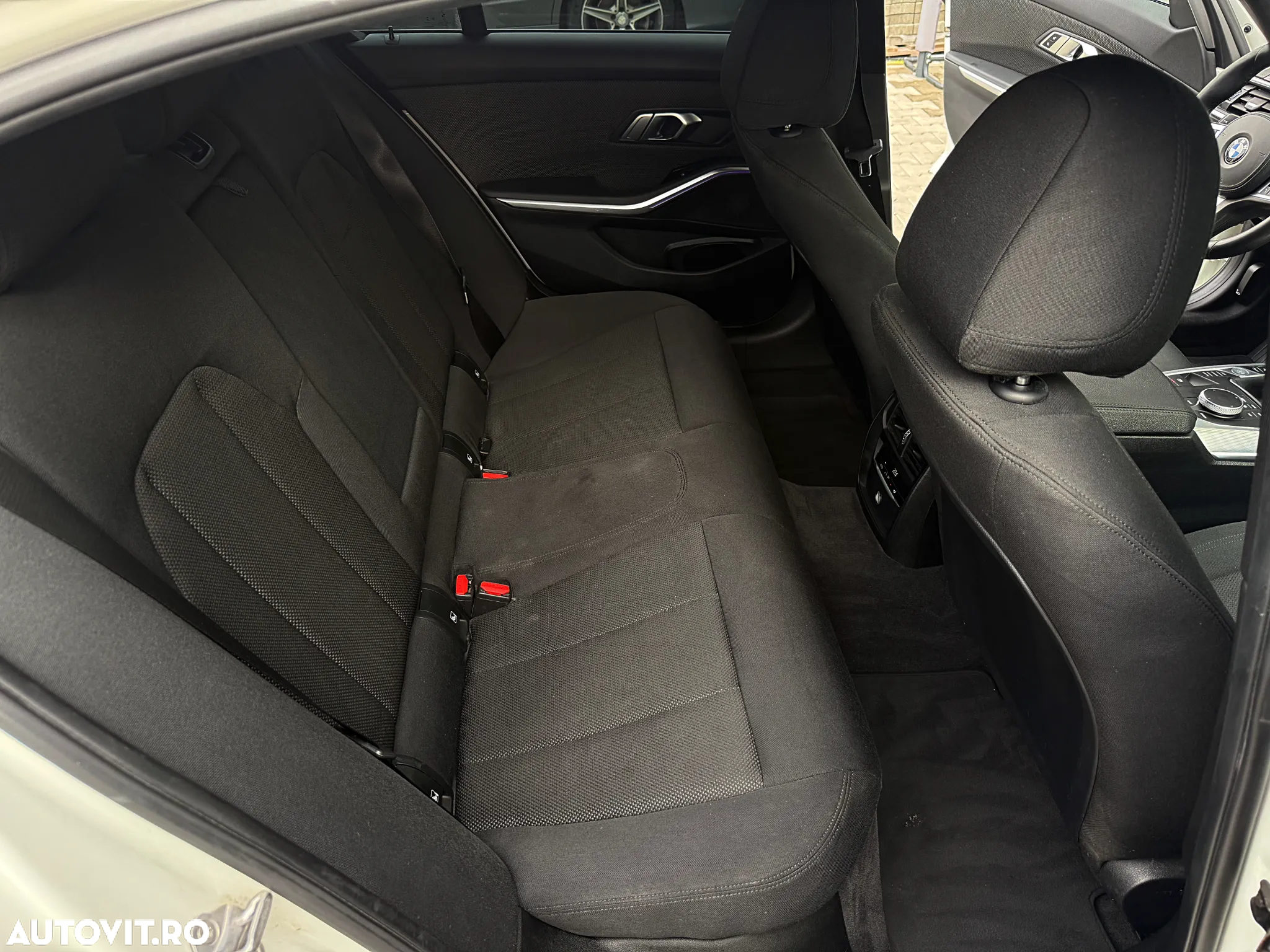 BMW Seria 3 318d Edition M Sport Shadow - 30