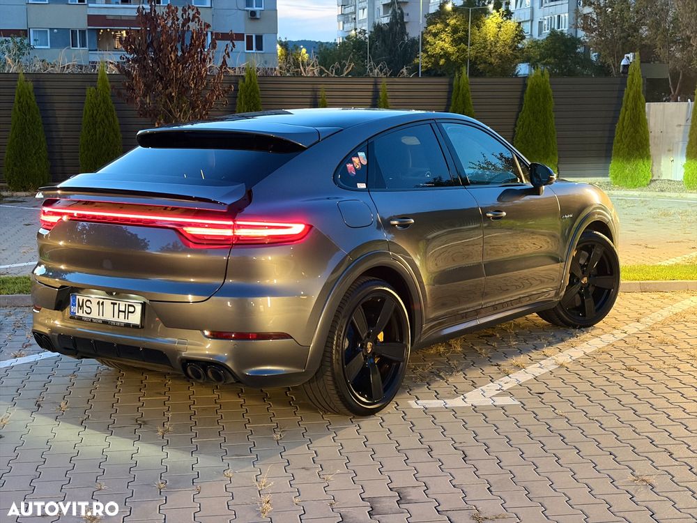 Porsche Cayenne Coupe Turbo - 4