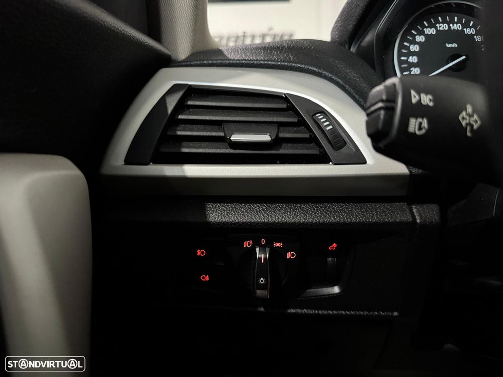 BMW 116 d Pack M - 17