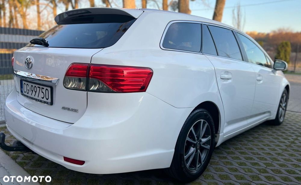 Toyota Avensis 2.0 D-4D Style - 2