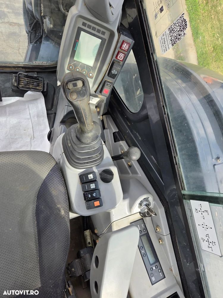 Hitachi ZX55, 5t, 2020, 2.189h, CUPLA RAPIDA HIDRAULICA+3 CUPE, senile cauciuc NOI, inst picon pe brate, inst rotire pe brate, LAMA NIVELARE, ad sapare 5m, latime 2m, ridica 3,2t, Aer cond, posibilitate leasing, STARE FOARTE BUNA-PROMOTIE 41.900 EUR+Tva - 10