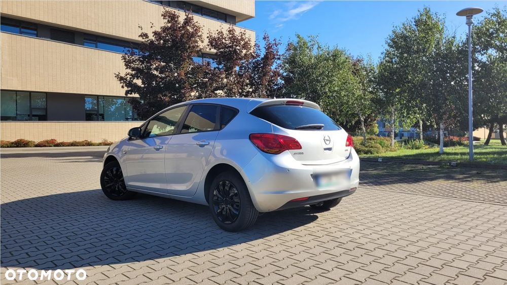 Opel Astra 1.7 CDTI Cosmo - 2