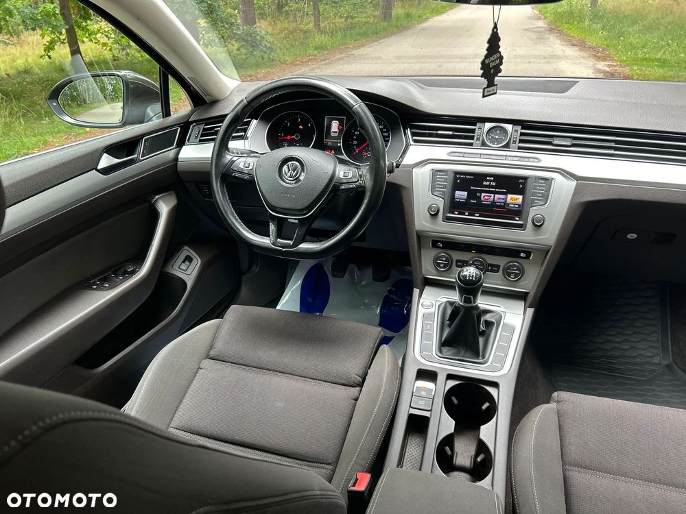 Volkswagen Passat 1.6 TDI BMT Comfortline - 11