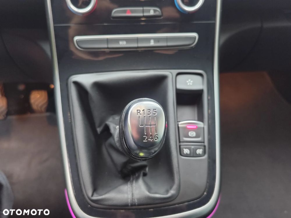 Renault Grand Scenic ENERGY TCe 130 BOSE EDITION - 24