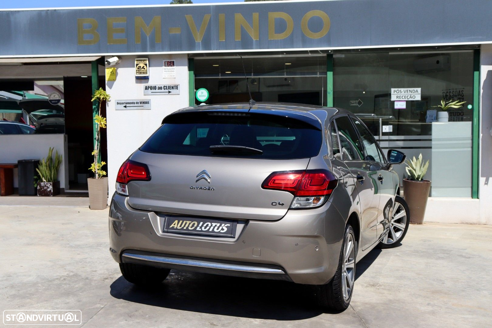 Citroën C4 1.2 PureTech Shine EAT6 - 6